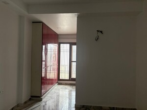 Room in 3 BHK Builder Floor at Sushant Lok 2, Sector 57 – for Rent