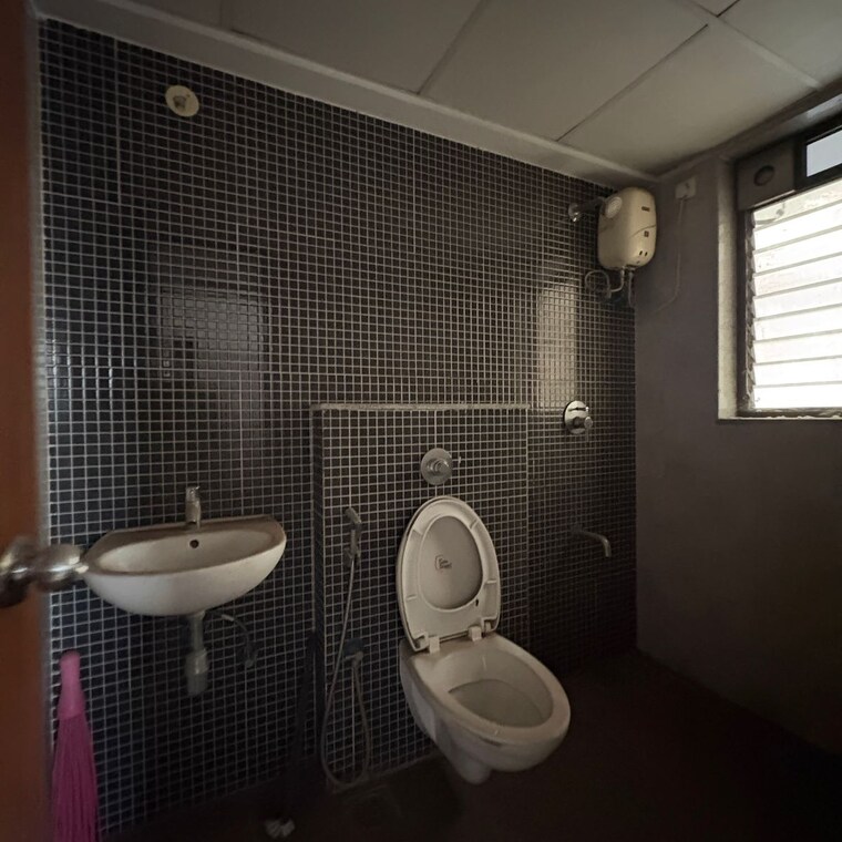 Bathroom, lodha-lakeshore-greens 2 Bedroom 738 Sq.Ft. Apartment In Hedutane Thane 9398299