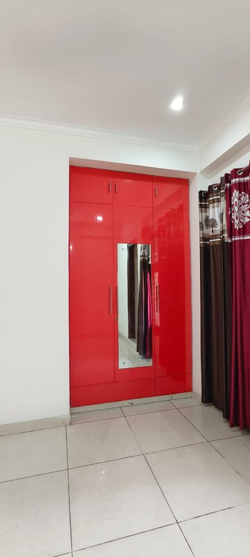 Building Lobby in 3 BHK Builder Floor at Sushant Lok 2, Sector 57 – for Rent