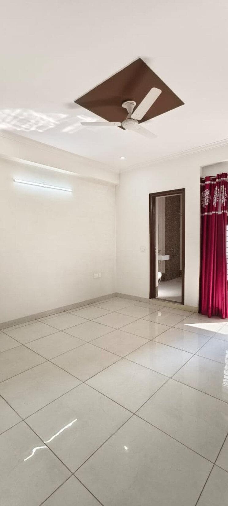 Room, sushant-lok-2 3 Bedroom 200 Sq.Ft. Builder Floor In Sector 57 Gurgaon 9398298