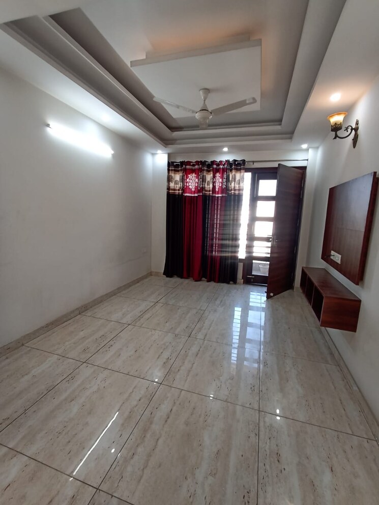 Room, sushant-lok-2 3 Bedroom 200 Sq.Ft. Builder Floor In Sector 57 Gurgaon 9398298