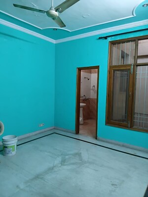 Room in 2 BHK Builder Floor at Vasundhara Sector 10 – for Rent