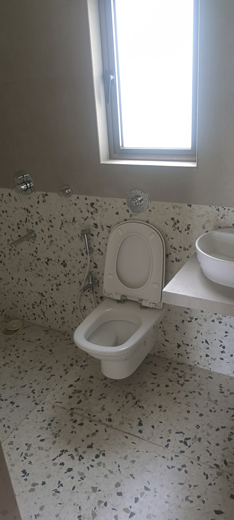 Bathroom, jp-eminence 2 Bedroom 577 Sq.Ft. Apartment In Andheri West Mumbai 9398385