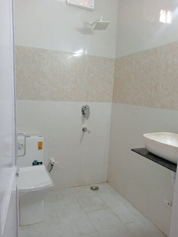 Bathroom in 2 BHK Apartment at Arun Vihar Sector 37, Sector 37 – for Rent