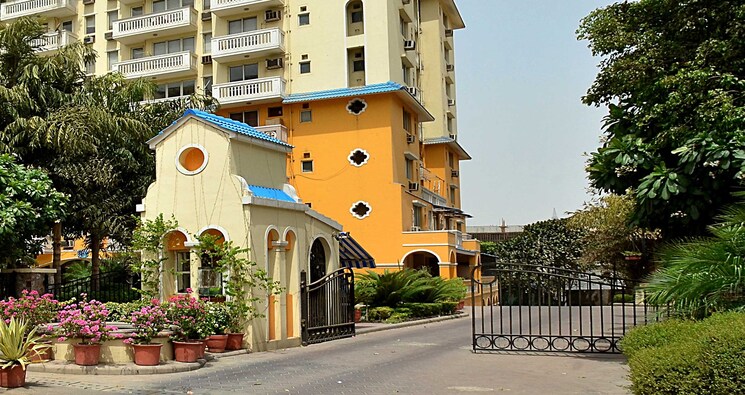 Exterior View, dlf-regency-park-i 2 Bedroom 1150 Sq.Ft. Apartment In Dlf Phase iv Gurgaon 9398414