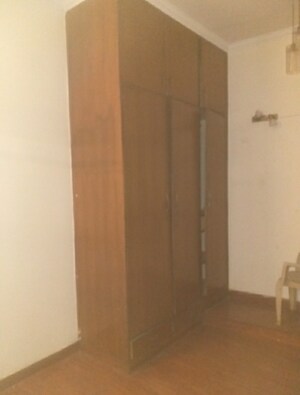 Furnished Amenities in 4 BHK Builder Floor at New Rajinder Nagar – for Rent