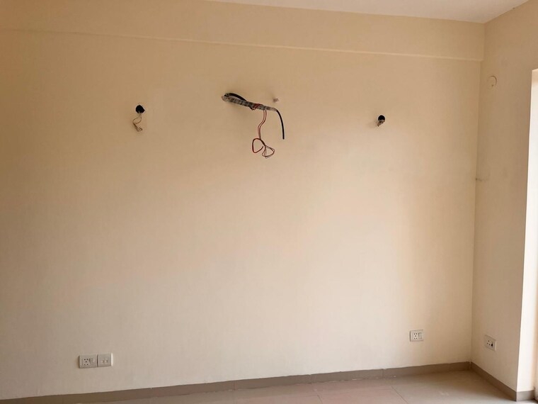 Room, emaar-mgf-emerald-hills 4 Bedroom 1800 Sq.Ft. Apartment In Sector 65 Gurgaon 9398606