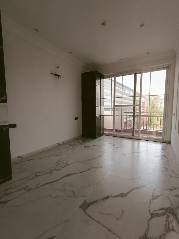 Room, sushma-valencia 3 Bedroom 2250 Sq.Ft. Apartment In International Airport Road Zirakpur 9398612