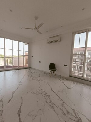 Room in 3 BHK Apartment at Sushma Valencia, International Airport Road – for Rent