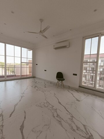 Room in 3 BHK Apartment at Sushma Valencia, International Airport Road – for Rent