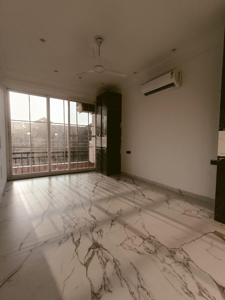 Room, sushma-valencia 3 Bedroom 2250 Sq.Ft. Apartment In International Airport Road Zirakpur 9398612