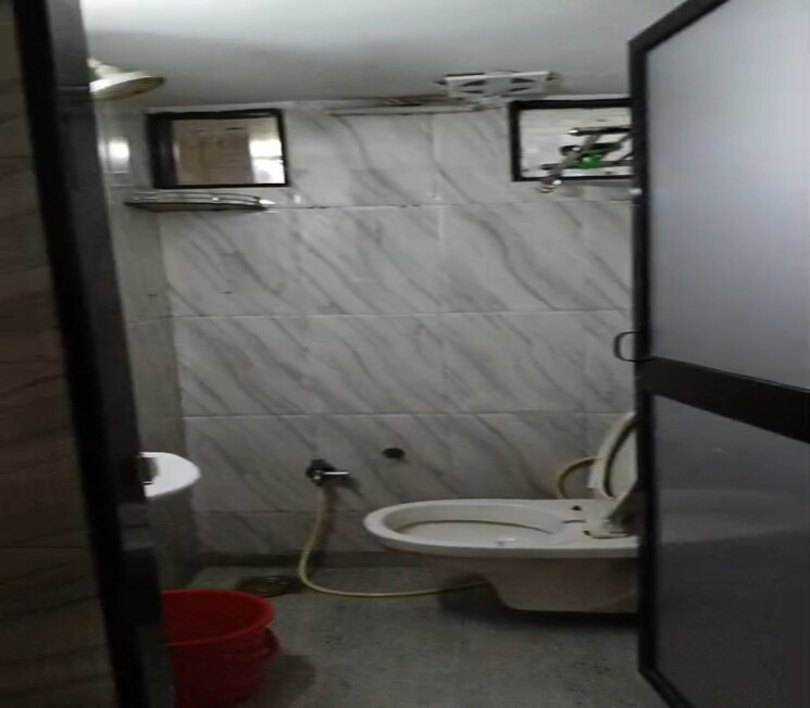 Bathroom, matunga east 2 Bedroom 700 Sq.Ft. Apartment In Matunga East Mumbai 9398542