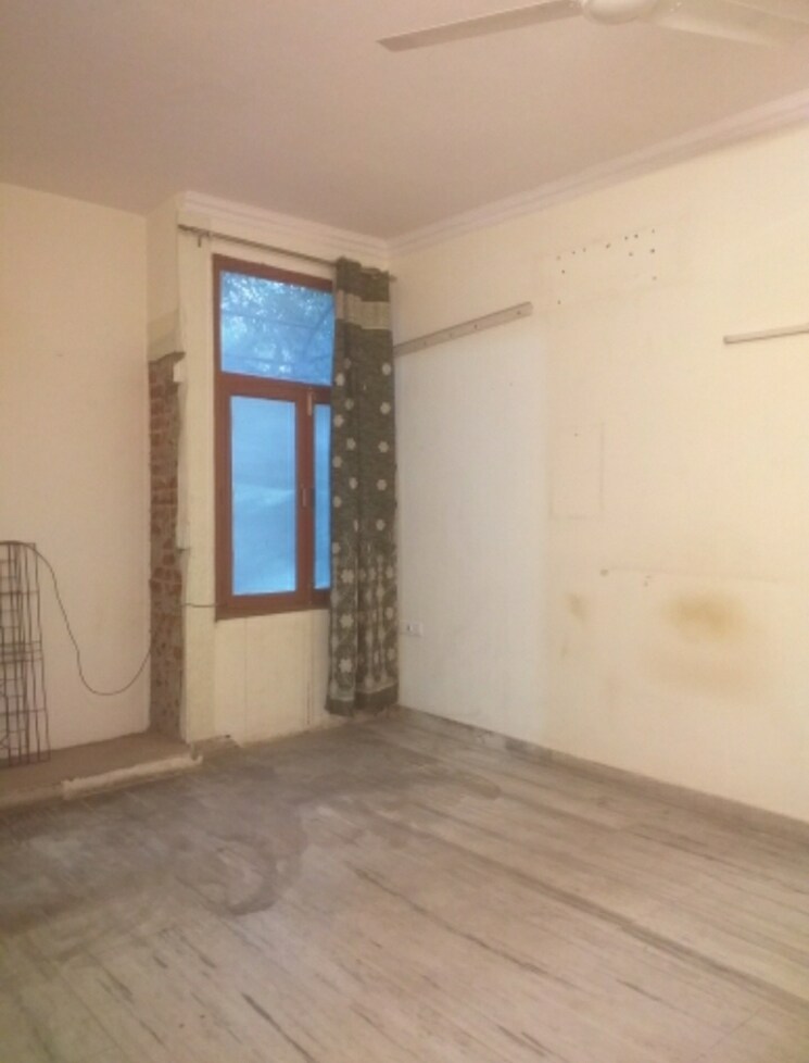 Room, new rajinder nagar 4 Bedroom 1870 Sq.Ft. Builder Floor In New Rajinder Nagar Delhi 9398644