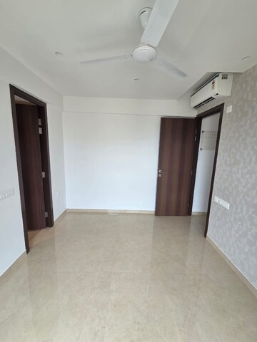 Room in 1 BHK Apartment at Hiranandani Highland, Powai – for Rent