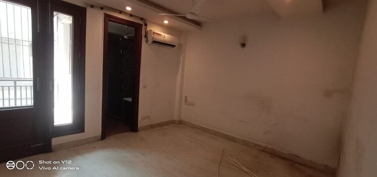 Room, greater kailash i 3 Bedroom 208 Sq.Yd. Builder Floor In Greater Kailash I Delhi 9398640