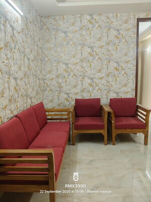 Living Room in 2.5 BHK Builder Floor at Saket – for Rent