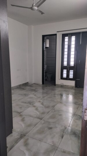 Room in 2 BHK Builder Floor at Sector 31 – for Rent