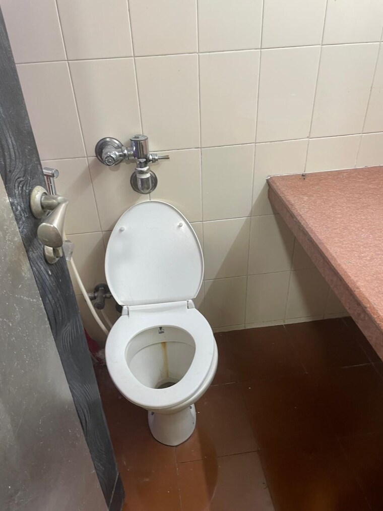 Bathroom, hiranandani-gardens-glen-gate 2 Bedroom 1050 Sq.Ft. Apartment In Powai Mumbai 9398689