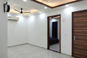 Room in 3 BHK Builder Floor at RPS Palm Drive, Sector 88 – for Sale