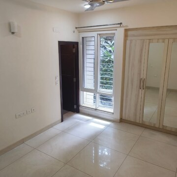 Room in 1 BHK Apartment at Benson Apartments, Benson Town – for Rent