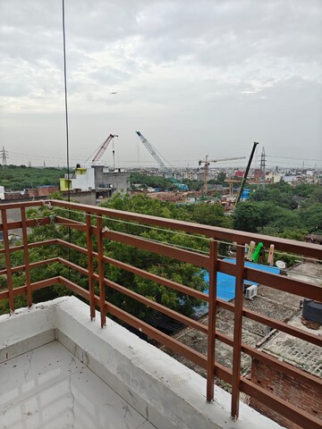 Balcony in 1 BHK Apartment at Maidan Garhi – for Rent