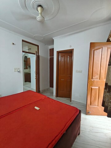 Bedroom in 1 BHK Apartment at Maidan Garhi – for Rent