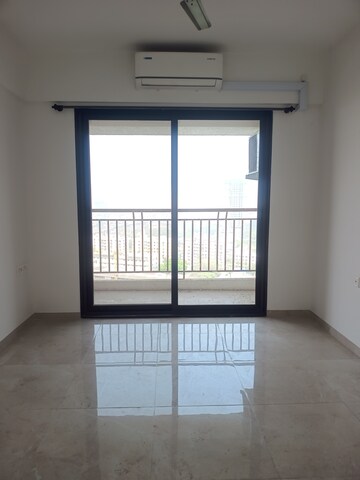 Room in 2 BHK Apartment at Dynamix Avanya, Dahisar East – for Rent