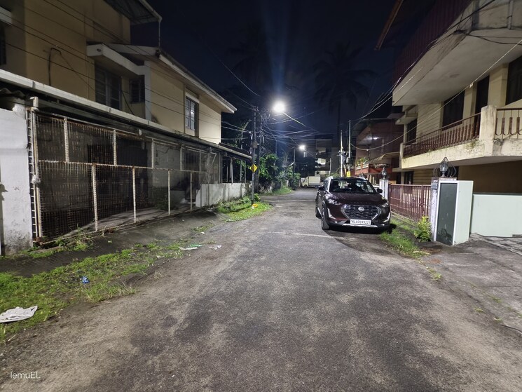  Parking, panampilly nagar 3 Bedroom 1600 Sq.Ft. Villa In Panampilly Nagar Kochi 9399011