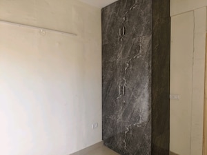 Room in 1 BHK Apartment at Central Park Bellavista Towers, Sector 48 – for Sale