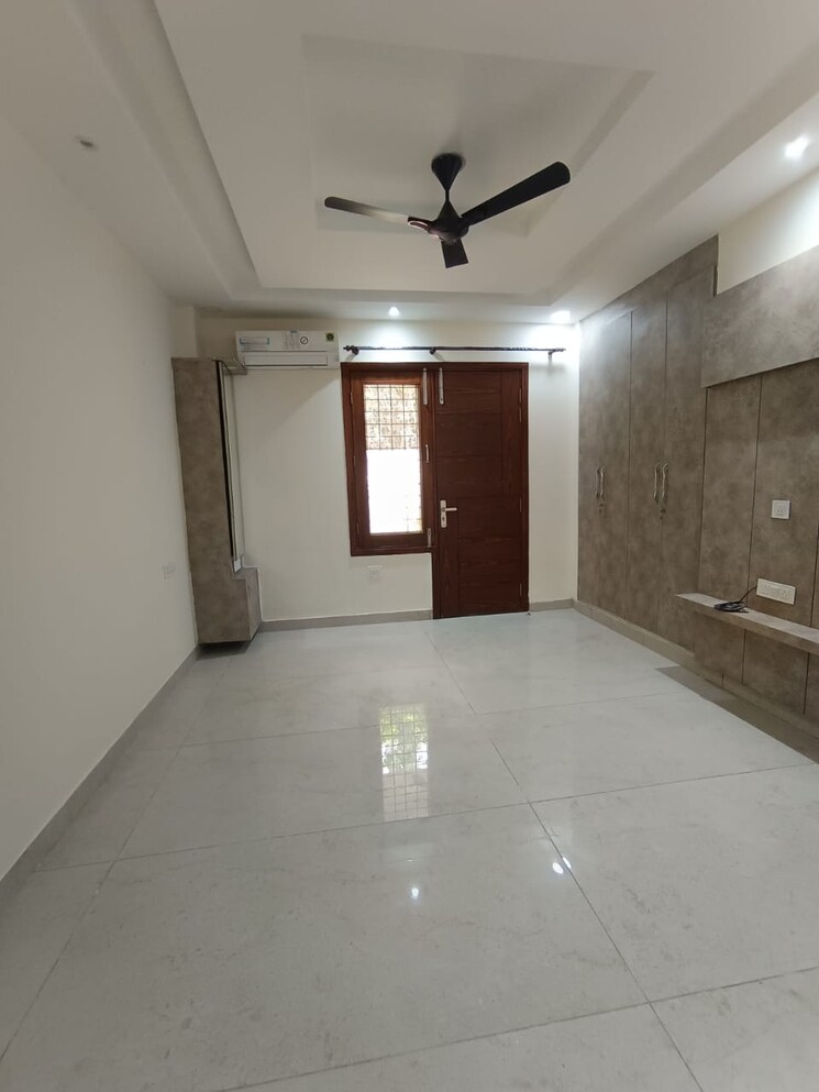 undefined, dlf-city-phase-iv 4 Bedroom 2700 Sq.Ft. Builder Floor In Dlf Phase iv Gurgaon 9399111