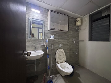 Bathroom in 1.5 BHK Apartment at Dombivli East – for Rent