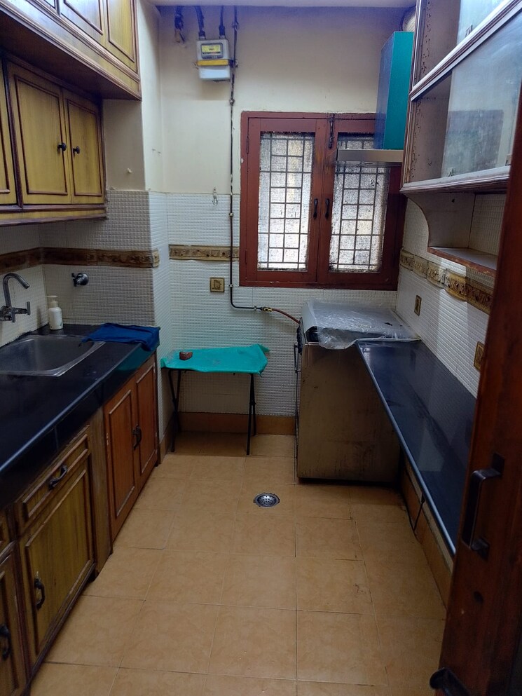 Kitchen, vikas puri 2 Bedroom 1000 Sq.Ft. Apartment In Vikas Puri Delhi 9399117