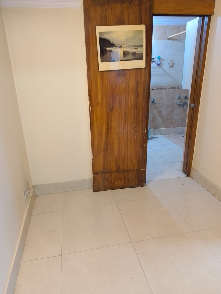 Room, vikas puri 2 Bedroom 1000 Sq.Ft. Apartment In Vikas Puri Delhi 9399117