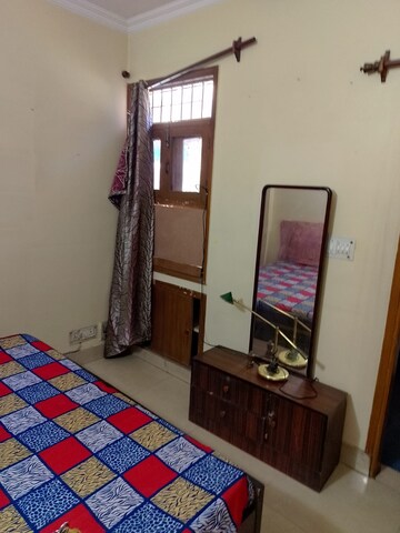Bedroom in 2 BHK Apartment at Vikas Puri – for Rent