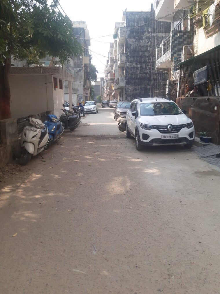  Parking, vasundhara sector 1  900 Sq.Ft. Plot In Vasundhara Sector 1 Ghaziabad 9399121