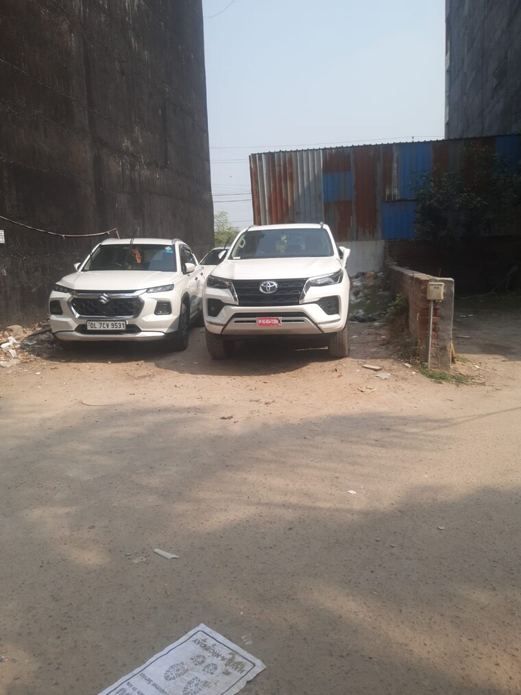  Parking, vasundhara sector 1  900 Sq.Ft. Plot In Vasundhara Sector 1 Ghaziabad 9399121