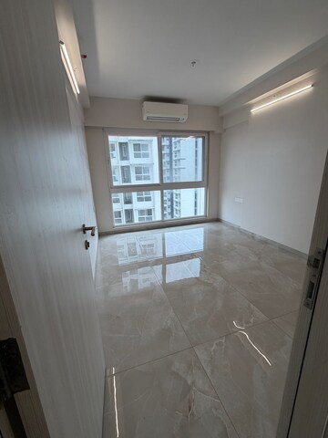 Room in 3 BHK Apartment at Concrete Sai Samast, Chembur – for Rent