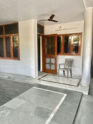 Building Lobby in 3 BHK Builder Floor at Gomti Nagar – for Rent