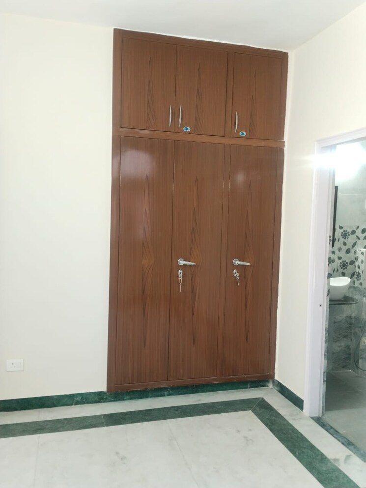 undefined, jal-vayu-vihar-noida 3 Bedroom 1800 Sq.Ft. Apartment In Sector 21 Noida 9399140