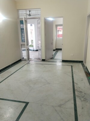 Room in 3 BHK Apartment at Jal Vayu Vihar Noida, Sector 21 – for Sale