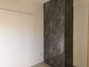 Room in 1 BHK Apartment at Central Park Bellavista Towers, Sector 48 – for Sale