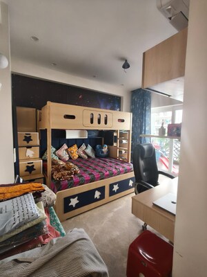 Bedroom in 4 BHK Apartment at Central Park Flower Valley Aqua Front Towers, Sohna Sector 33 – for Rent