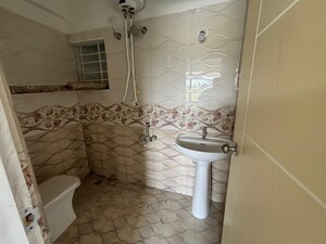 Bathroom in 2 BHK Builder Floor at Aashiyana Apartment JP Nagar, Jp Nagar – for Rent