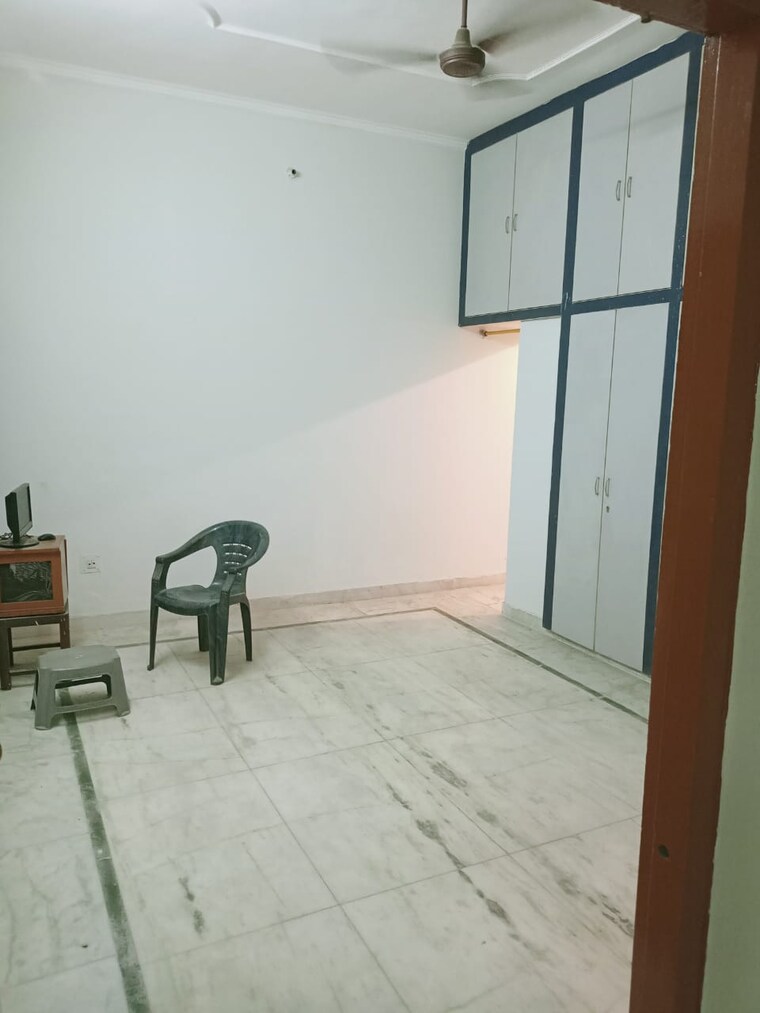 Room, gomti nagar 3 Bedroom 2152 Sq.Ft. Builder Floor In Gomti Nagar Lucknow 9399302