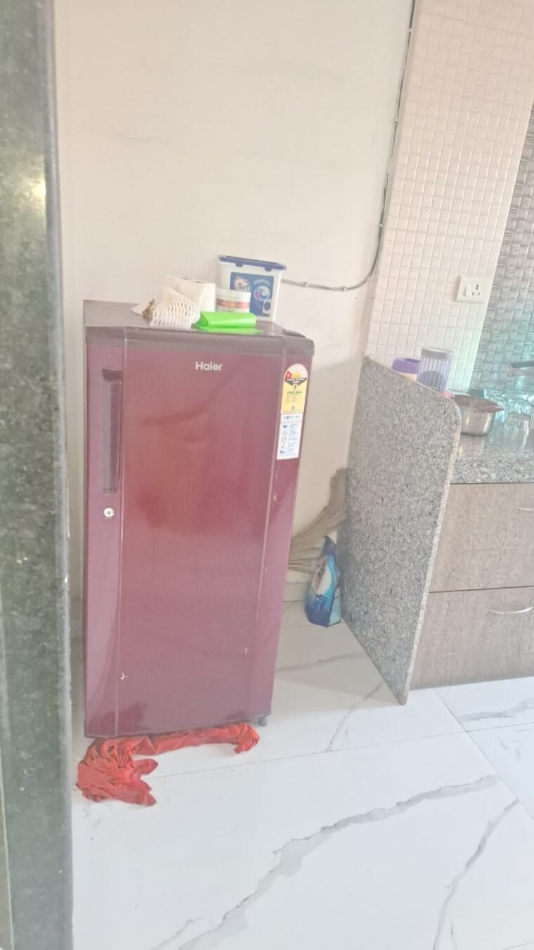 undefined, kunj-vihar-vile-parle-west 2 Bedroom 700 Sq.Ft. Apartment In Vile Parle West Mumbai 9399451