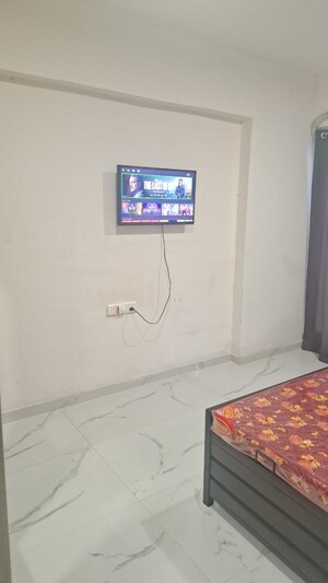 Room in 2 BHK Apartment at Kunj Vihar Vile Parle West, Vile Parle West – for Rent