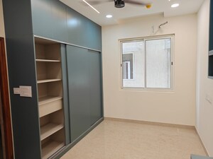 Room in 3 BHK Apartment at Aurobindo The Regent, Kondapur – for Rent