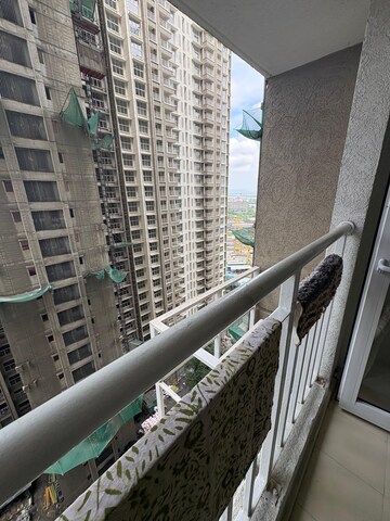 2 BHK Apartment For Rent in Lodha Amara, Kolshet Road