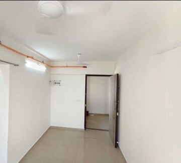 Room in 2 BHK Apartment at Andheri CHS, Andheri West – for Rent