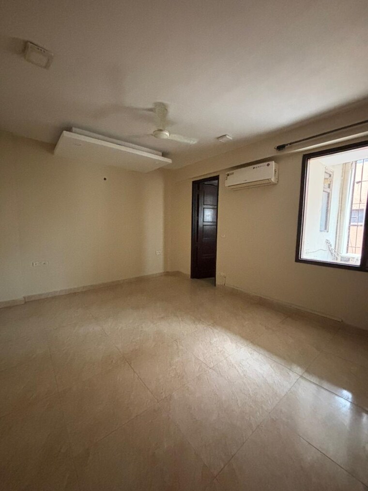 Room, saket 4 Bedroom 2700 Sq.Ft. Builder Floor In Saket Delhi 9399444